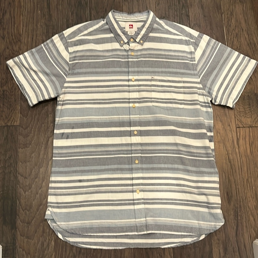 Quiksilver Modern cut white and blue striped button down lightweight shirt XL